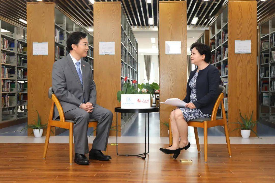 让每一颗种子都绽放奇迹人民网专访上海对外经贸大学校长汪荣明教授