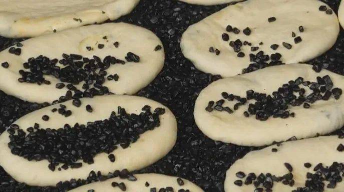 秦岭高尔夫特色美食山西永济纯手工石子饼