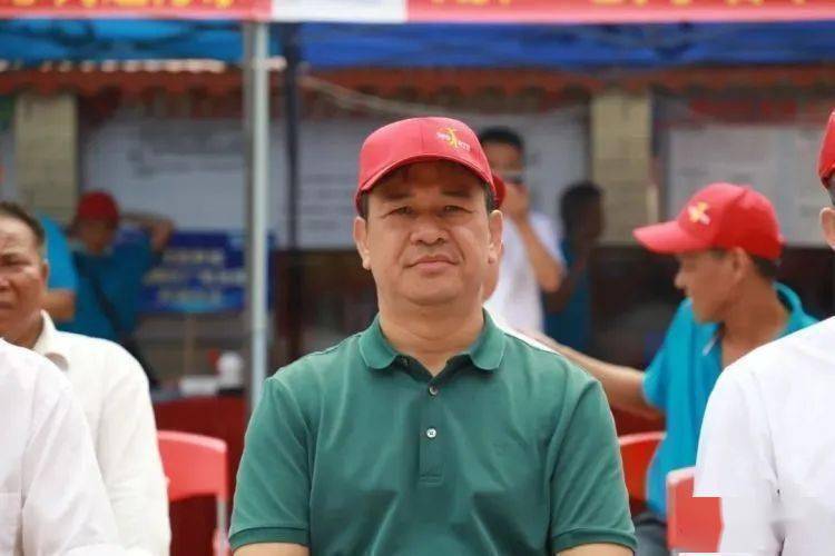 梧州市副市长 何世恰