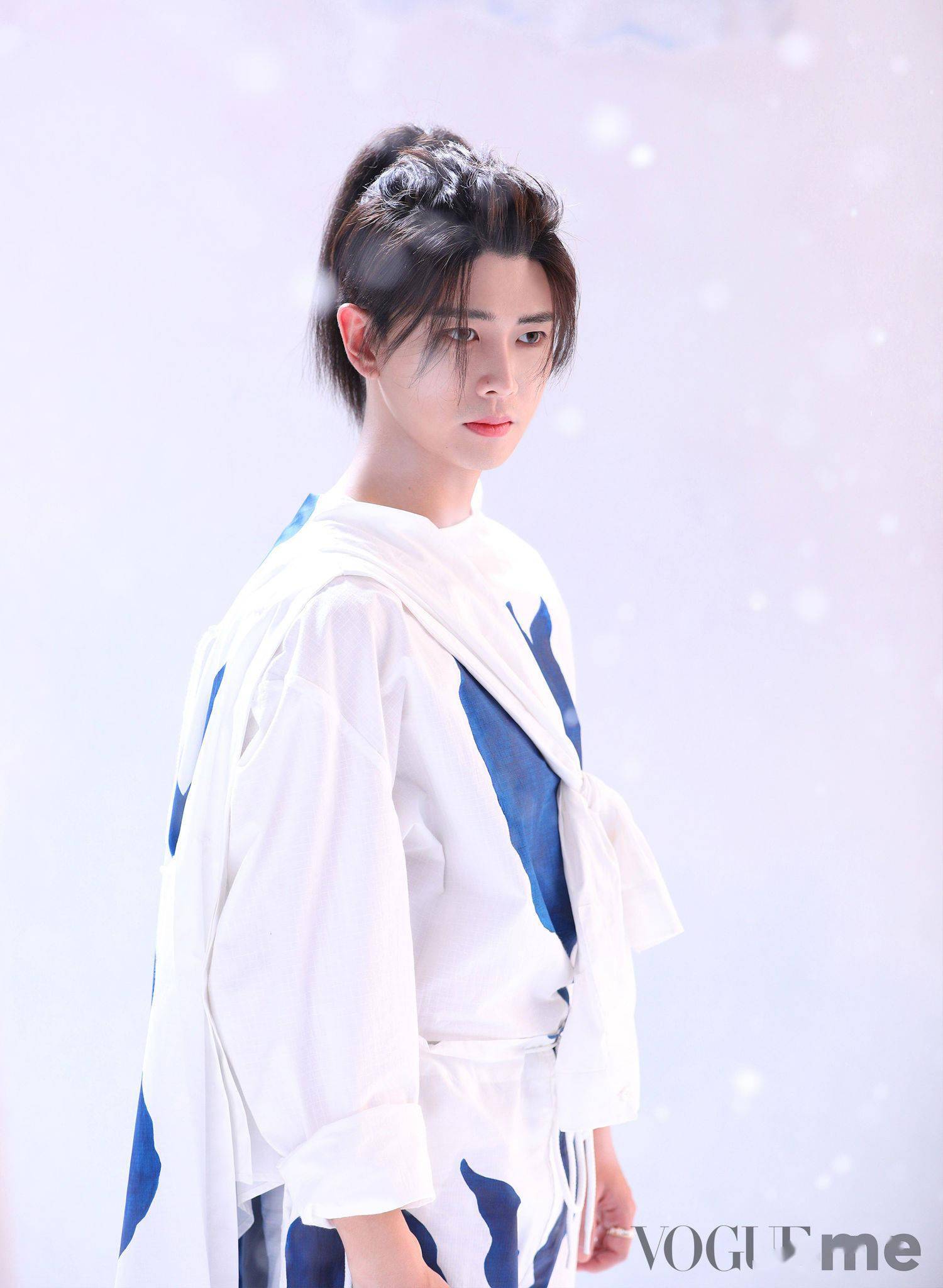 [消息]动静之间展现侠客铮铮风骨 任嘉伦实验武侠剧《江湖》封面花絮