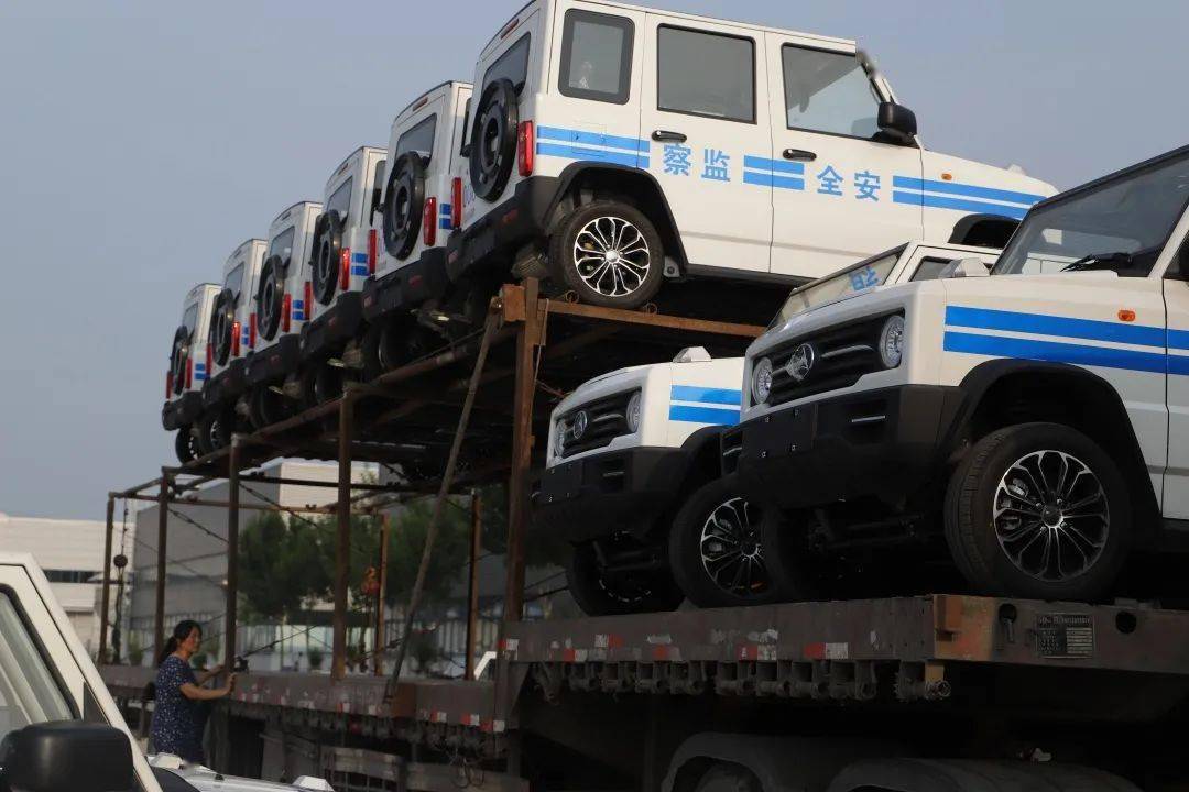 热烈祝贺公务用车骐风k7订单16辆成功交付