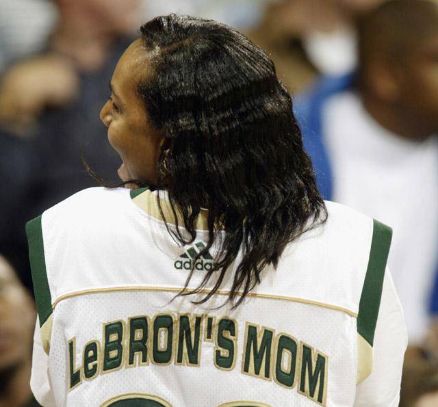 nba友妈门真相你是否了解詹姆斯母亲的那些事