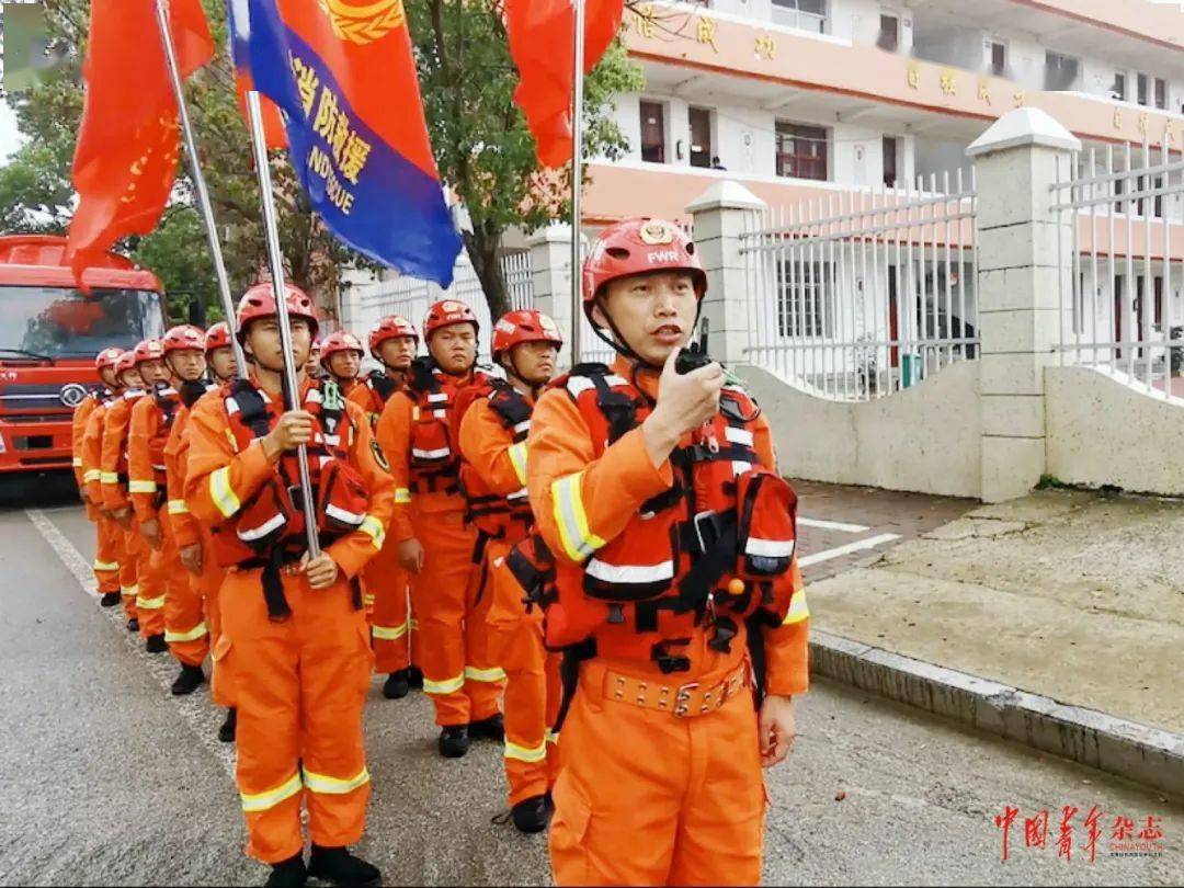 "看见你们这么拼命,让我们又想起了当年的红军"