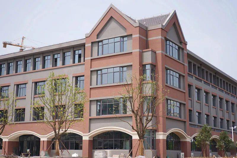 2. 江阴市立新实验学校小学部加入江阴市城中实验小学教育集团