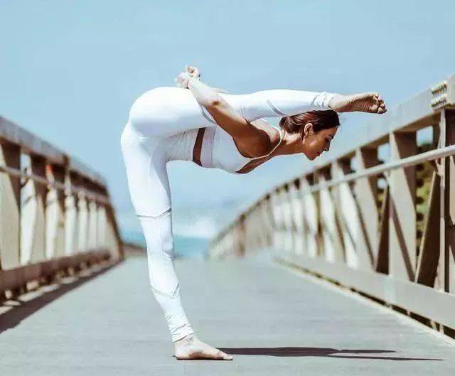 一字马打不开开胯就练这5式瑜伽掌握技巧让你劈腿无压力