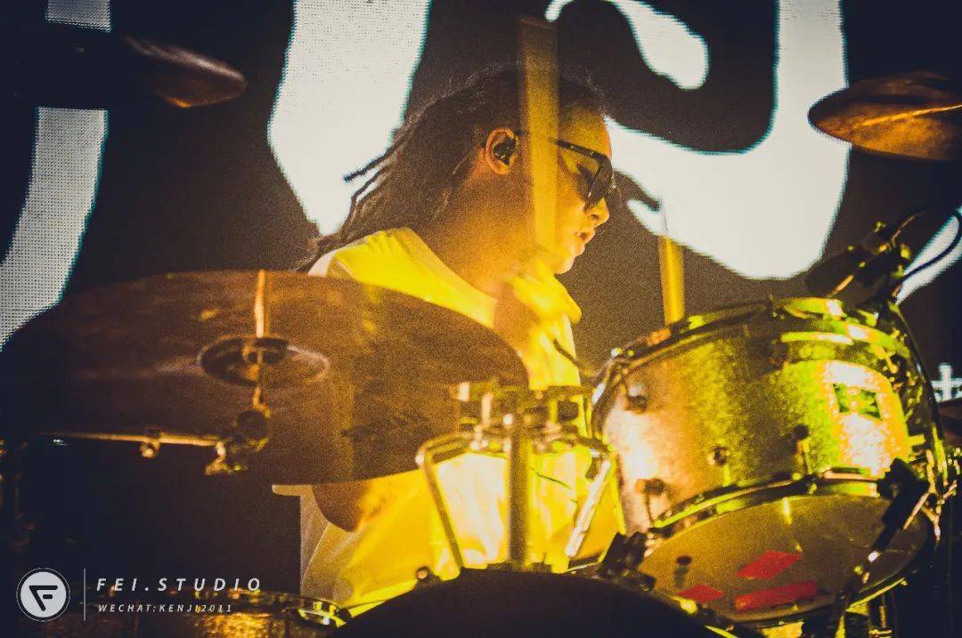 演出回顾麻园诗人钢心乐队newworldnewbeer联合专场上海站