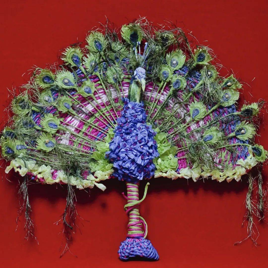 慧心巧思妙趣多新桥这个手工艺社团用五彩纸绳编出多彩生活