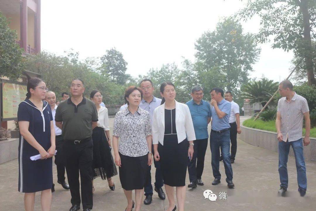 邓为率队莅临泸县福集镇调研养老服务试点工作,泸州市副市长熊启权