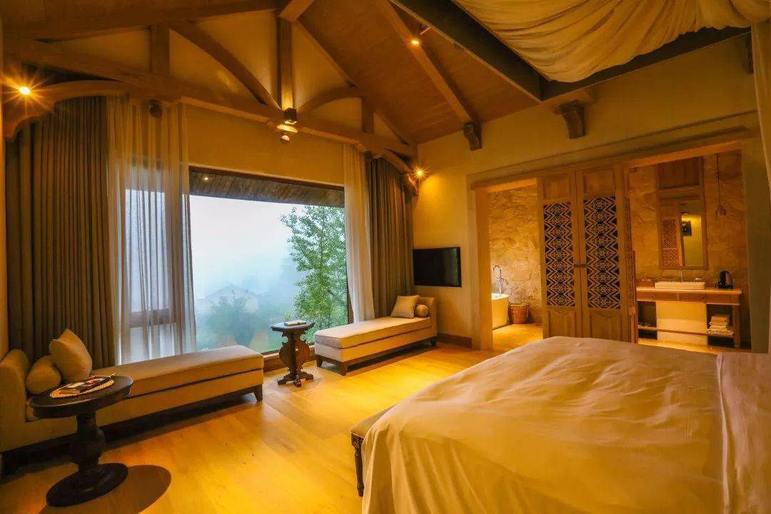 好景不需造好友无需邀来梓山漫居品山水自在看云卷云舒