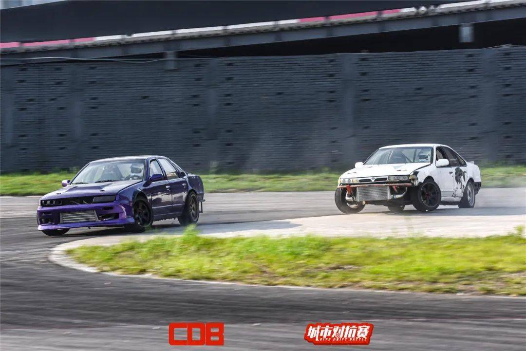 视频高璇新涂装r32首秀赛道飘移获单走冠军