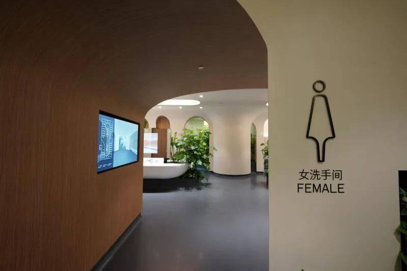 最环保奢华卫生间,绿植森林无蚊虫,广州这个商场做到了_陈维正