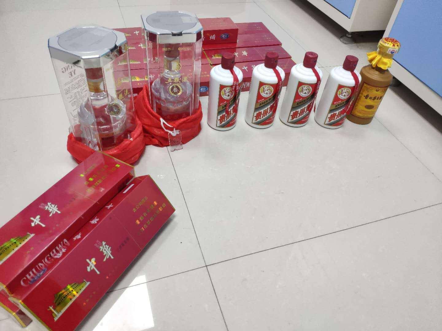 高价回收名烟名酒?实则调包实施盗窃