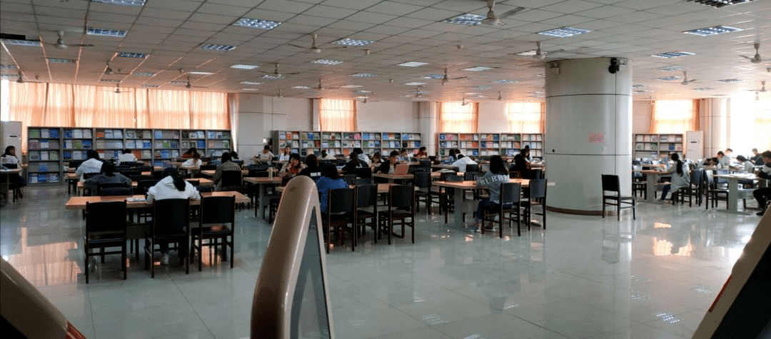 云游校园带你逛逛美到cry的河北中医学院