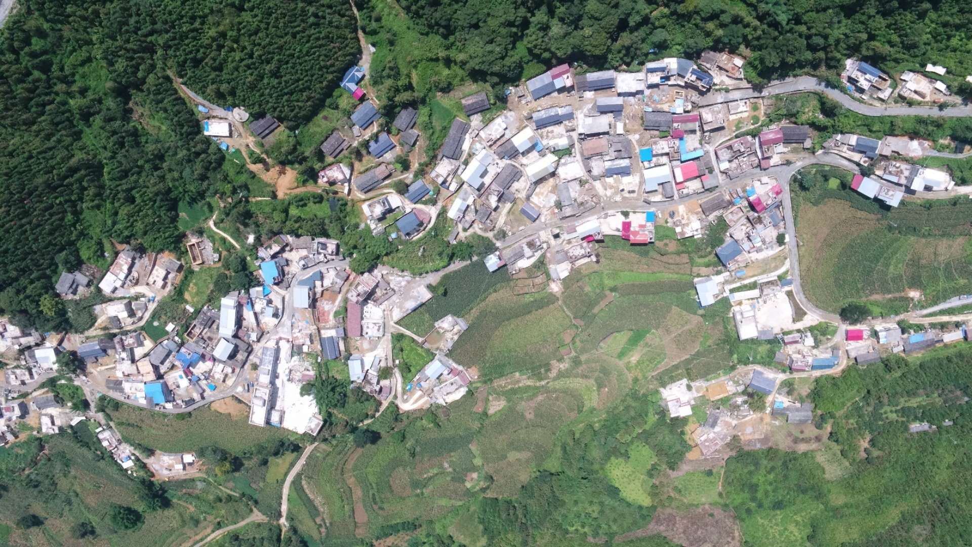 一个高山苗村的十年之变_永胜村