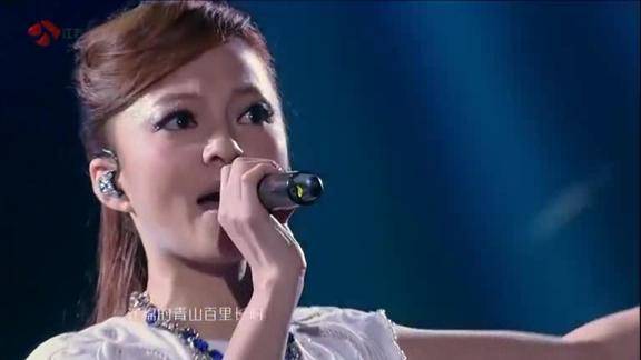 张韶涵唱台湾民歌《站在高岗上》魅力十足,舞台感十足!