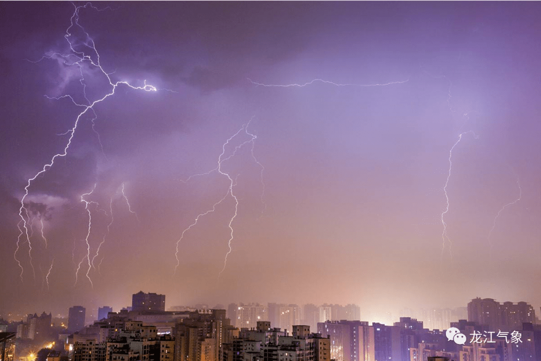 雷暴大风等强对流天气降雨同时可能伴有短时强降水26-28日西北部地区