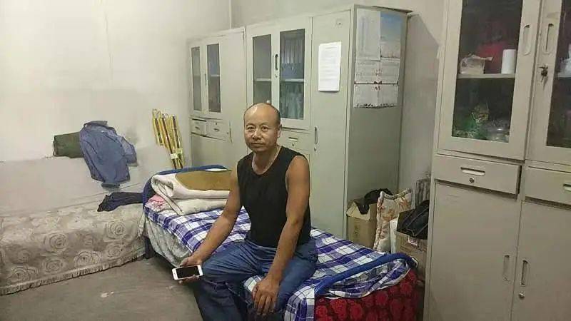 闫志刚,程鲁江,罗少军自疫情封闭起,吃住在车间坚持值守,所有在岗员工