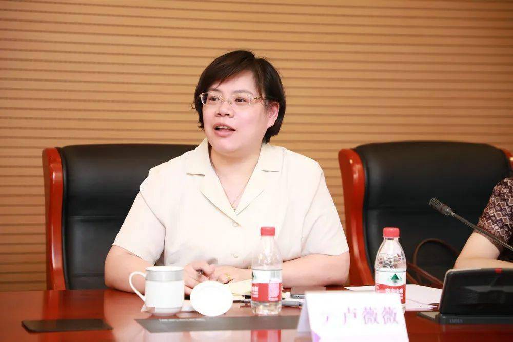 上海市妇联到徐汇开展妇女需求调研月活动