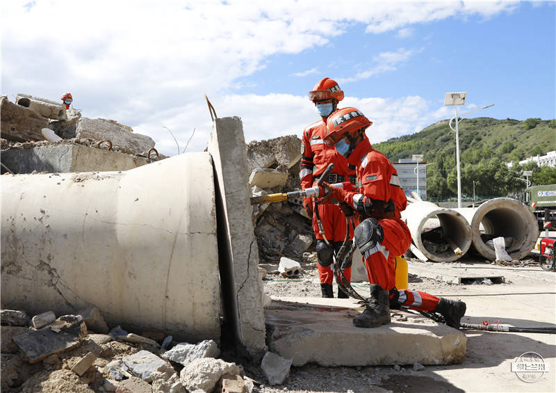 走进兰州国家陆地搜寻与救护基地.