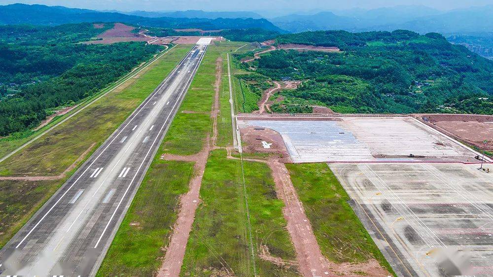 机场跑道图:微万州航站楼扩建项目已取得立项批复,初步设计已通过民航