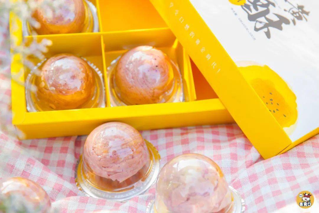 速戳抢购↓千层香芋酥●●●千层香芋酥一打开,饭爷就被他的造型和