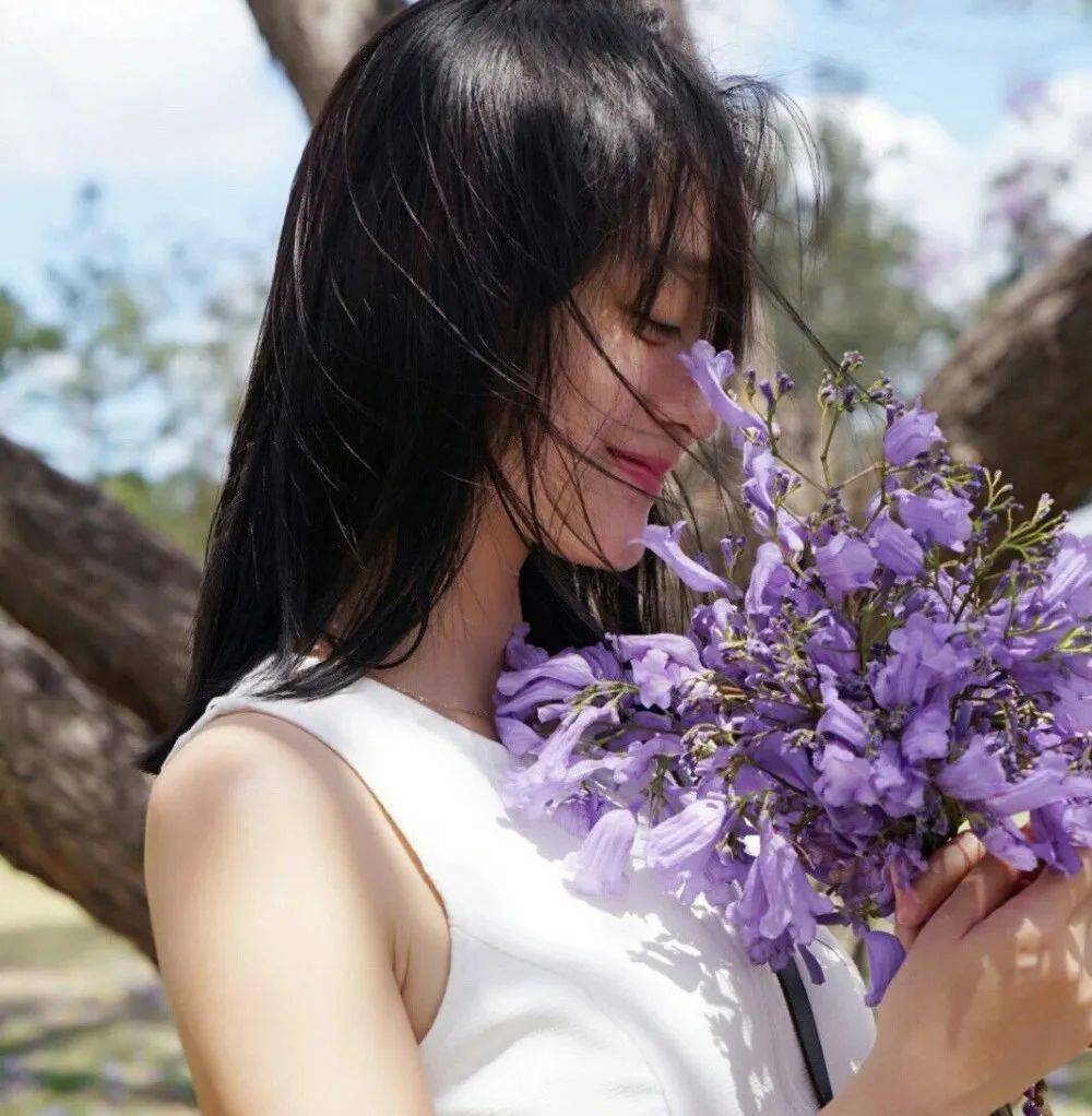 微信头像何泓姗