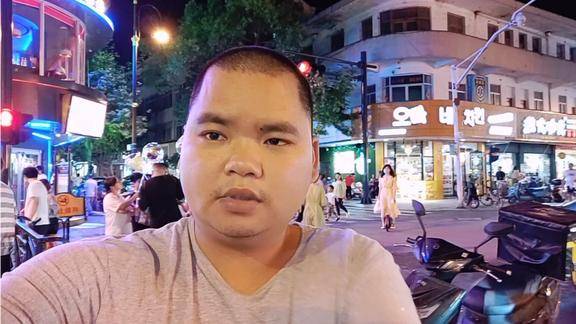 横店万盛街二胖都没有看到美女