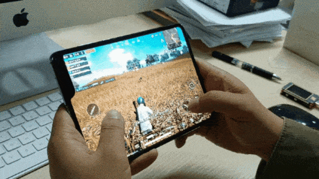 (这是第一代galaxy fold) yes!