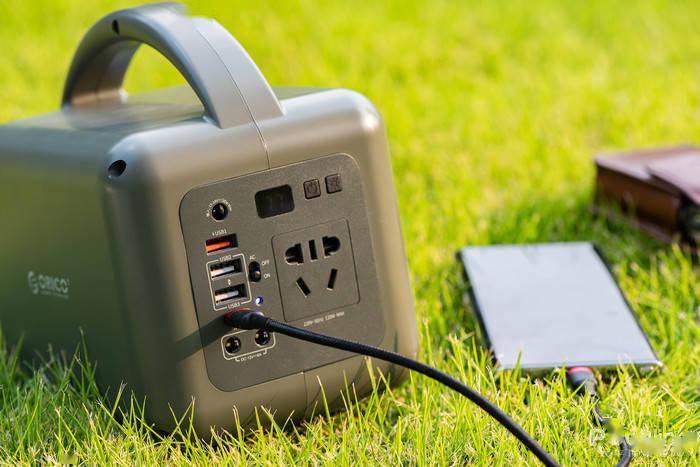 使用5分钟"这种尴尬的事情发生,用户只需要在给设备充电的时候休息