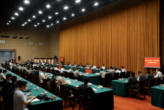 在涉军维权会议上,调离西藏的将军今年以新身份亮相_张希元