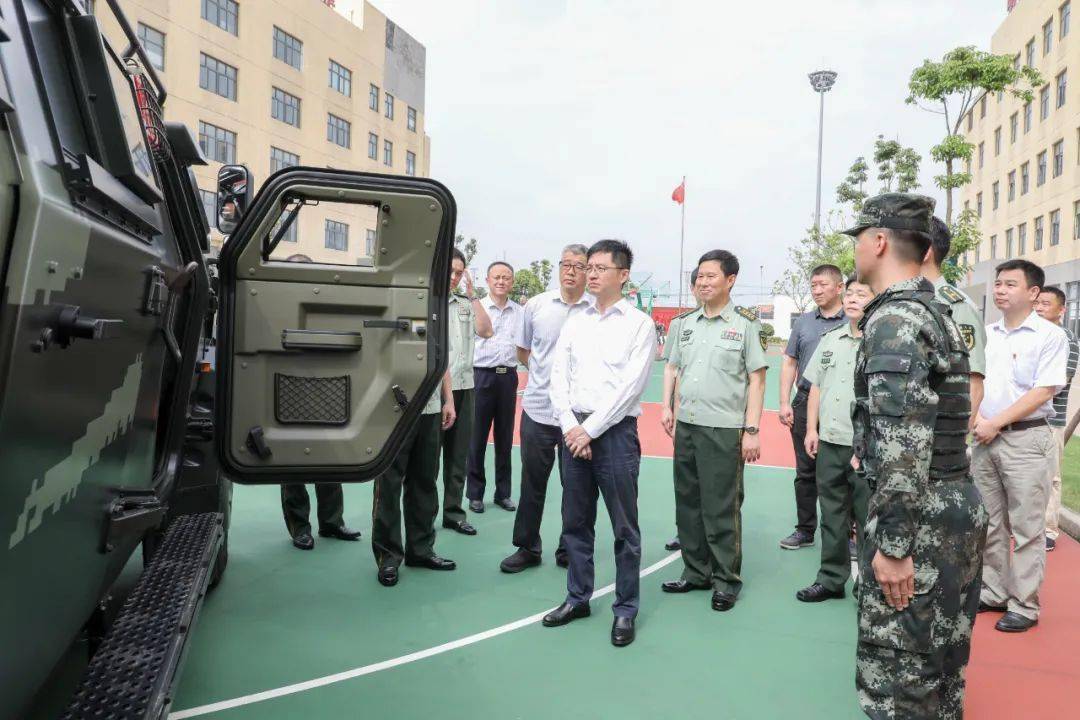 慰问驻区部队7月28日,30日,区四套班子领导王为人,王岚,张汪耀,温新华