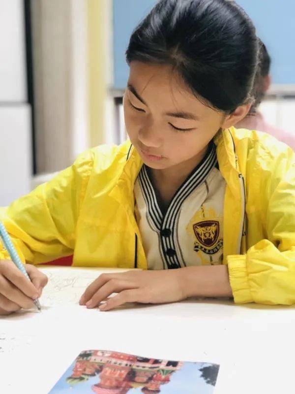 缤纷暑假博雅同行二年级十佳博雅少年介绍