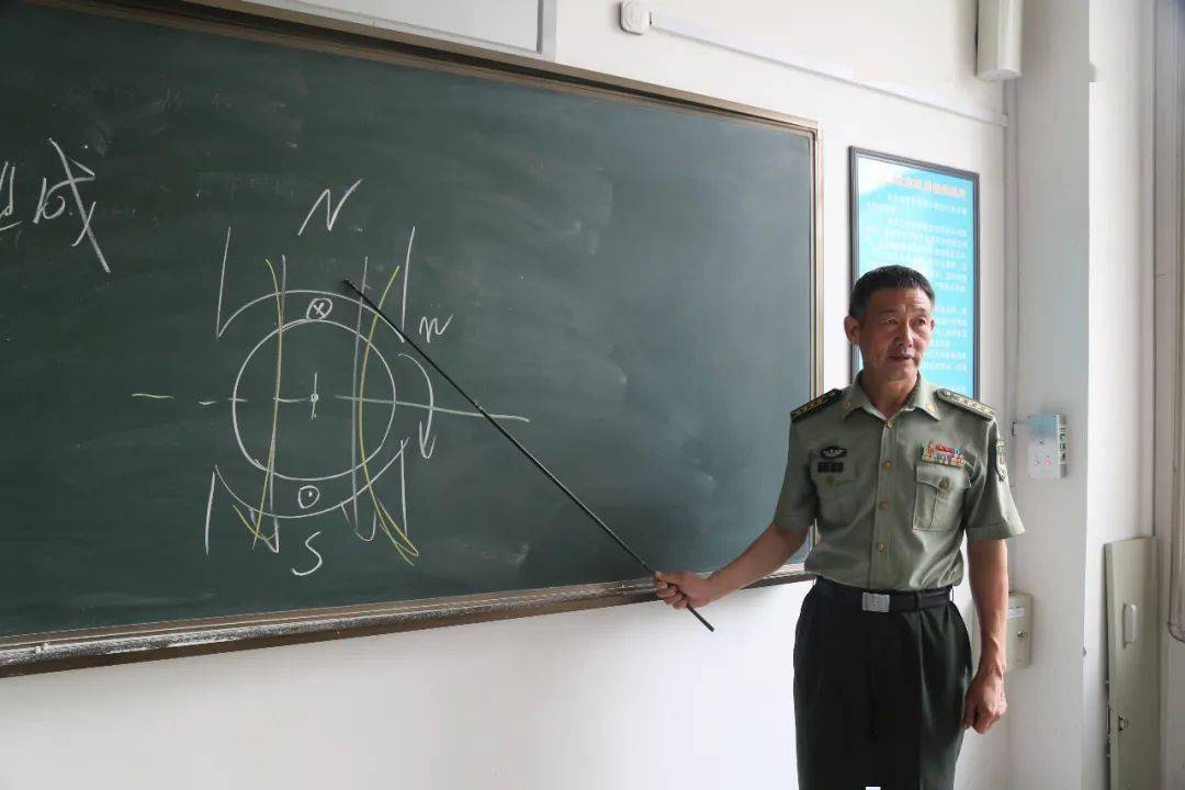 八一建军节感谢军人的执着坚守