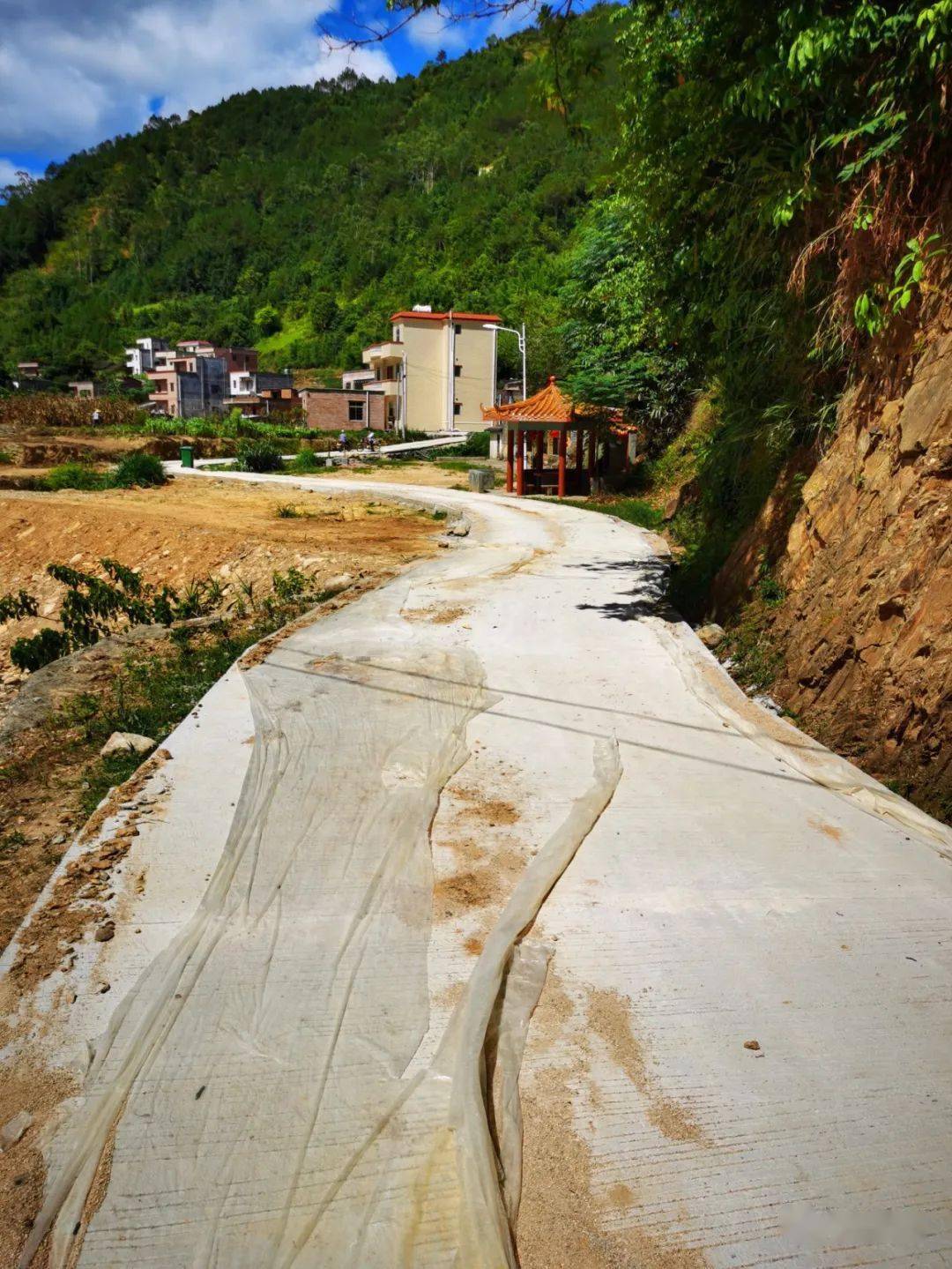 决胜攻坚四好农村路新宝镇举全镇之力推进120多公里农村路建设