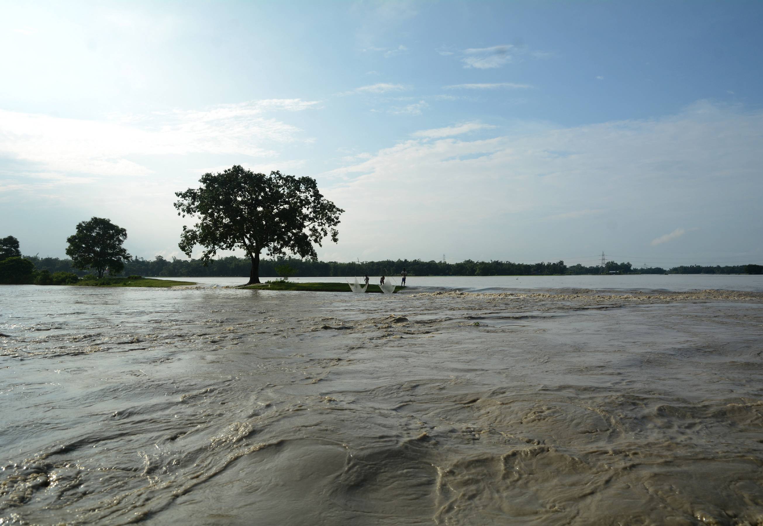 这是7月30日拍摄的印度阿萨姆邦洪水灾情.