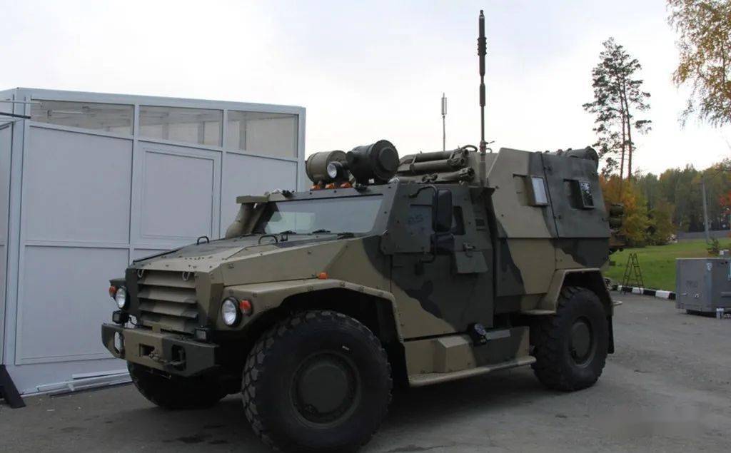 驱狼吞虎gaz旗下vpk3927狼式多功能装甲车凭何替代虎式