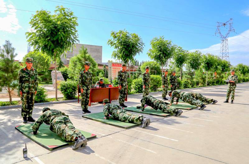 武警基层官兵日常训练同样精彩_部队