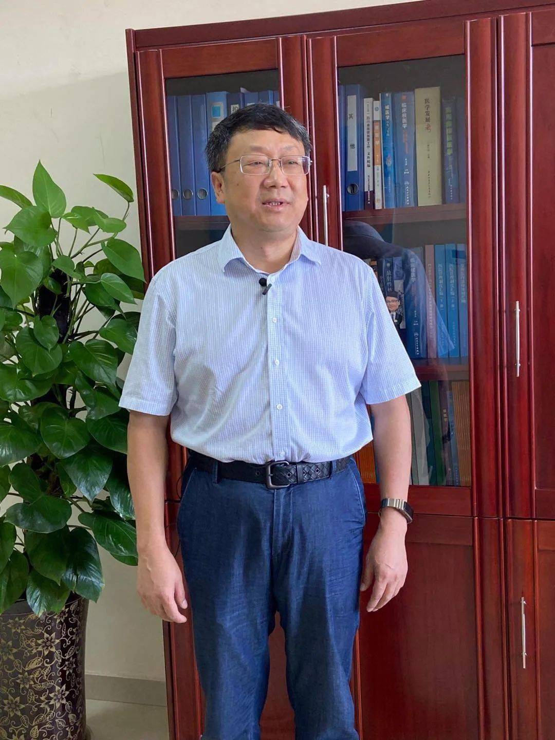 川北医学院附属医院院长 谢建平同时,我们携手致力于健康事业发展的