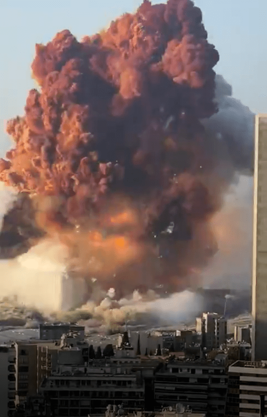 4000人死伤黎巴嫩核弹级大爆炸加拿大人遭炸死毒气蔓延全城