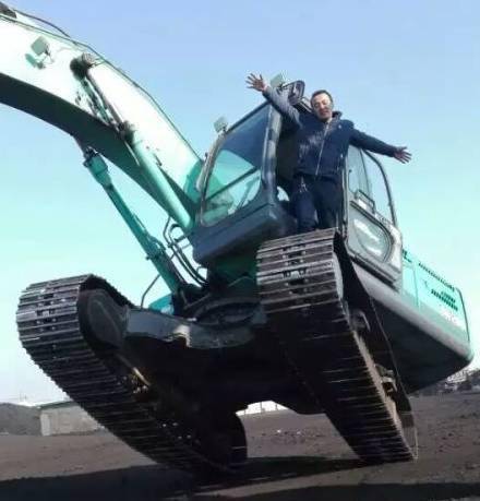 大学生与挖哥的真实对比看完众人都惊呆了