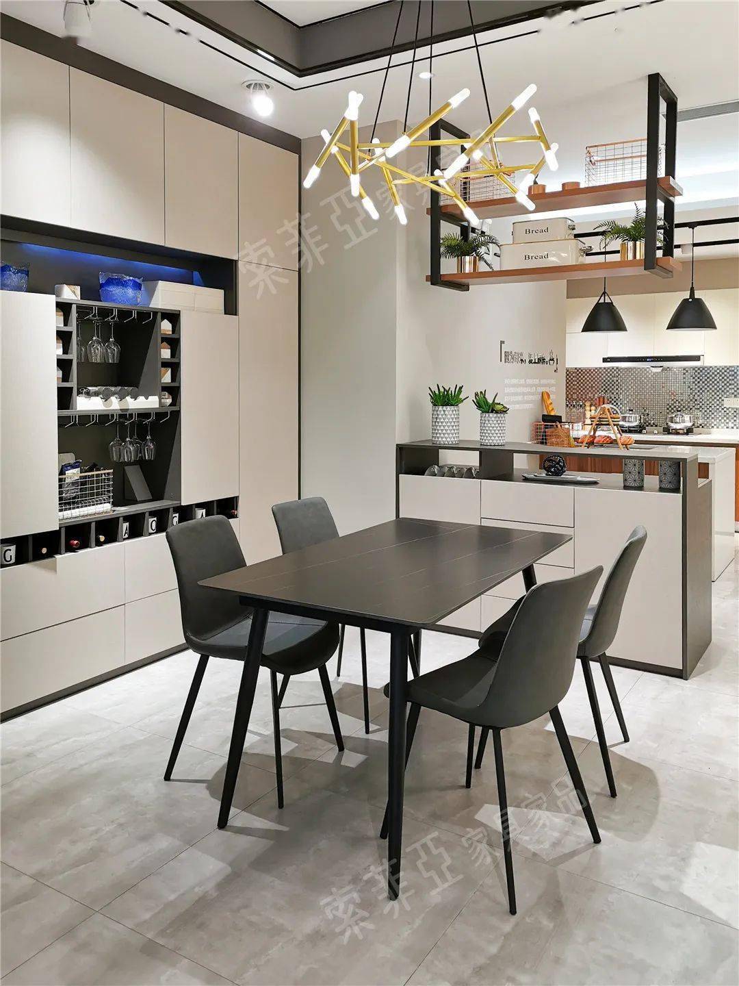 如果说这个夏天周董的mojito微醺了无数歌迷,那么索菲亚的新品