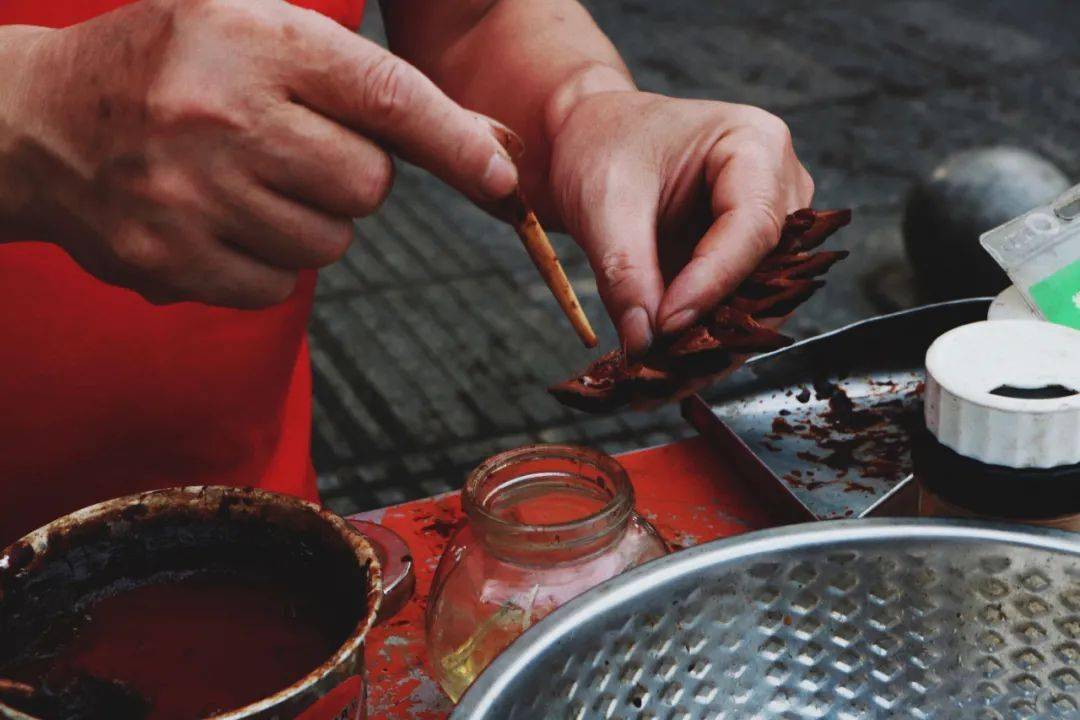 人民路那个卖湿壳子槟榔的伯伯,不打算把这门手艺传给下一代了