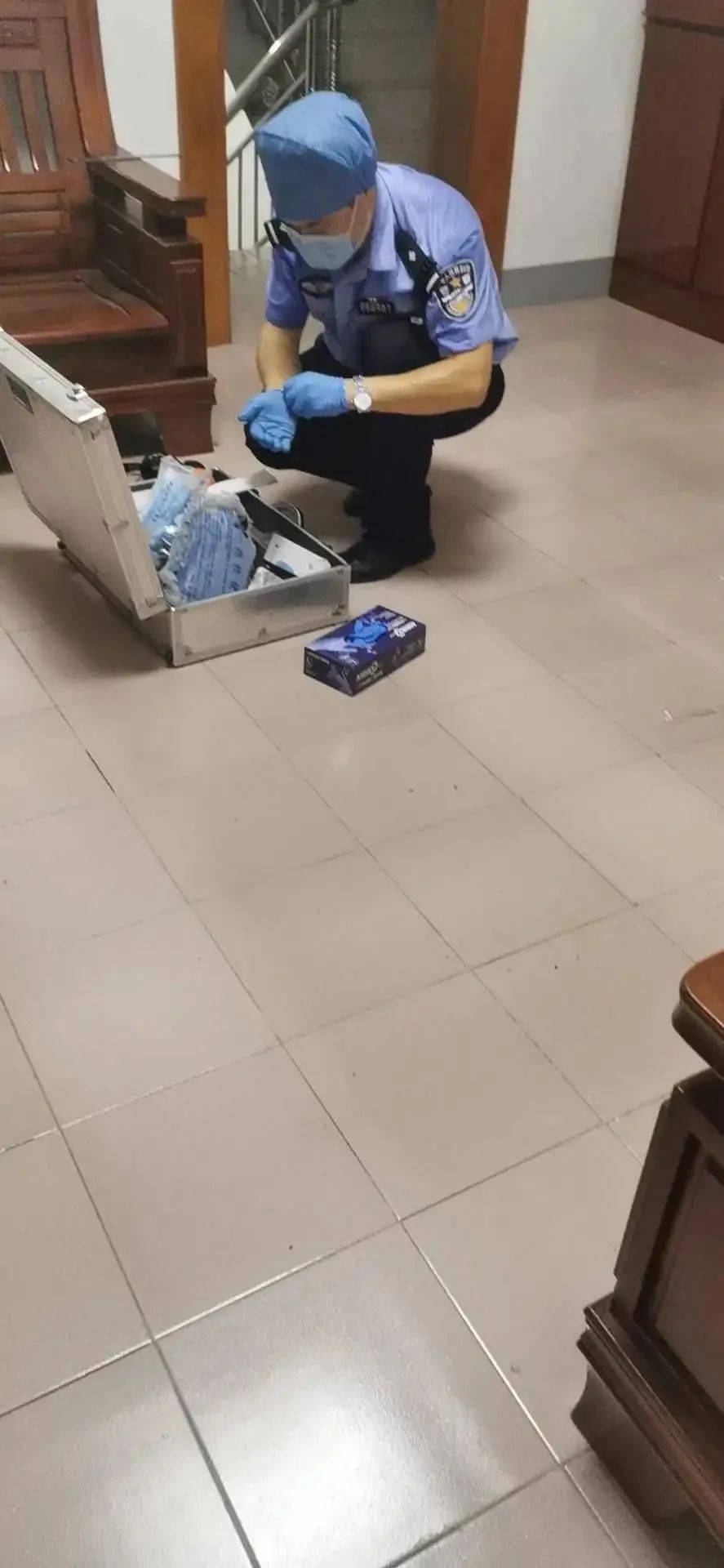 头条昨日栟茶一居民家中宝物被盗警方已介入