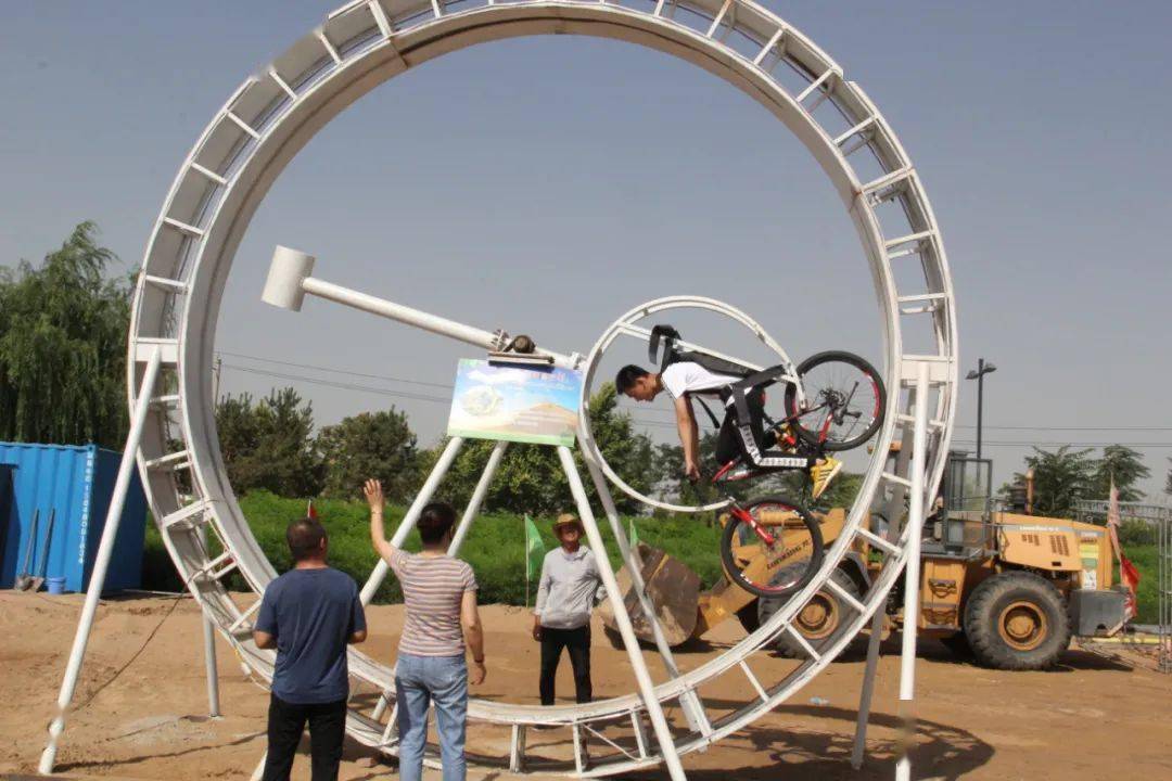 喊泉空中自行车网红秋千乌海这个游乐园今天开业啦