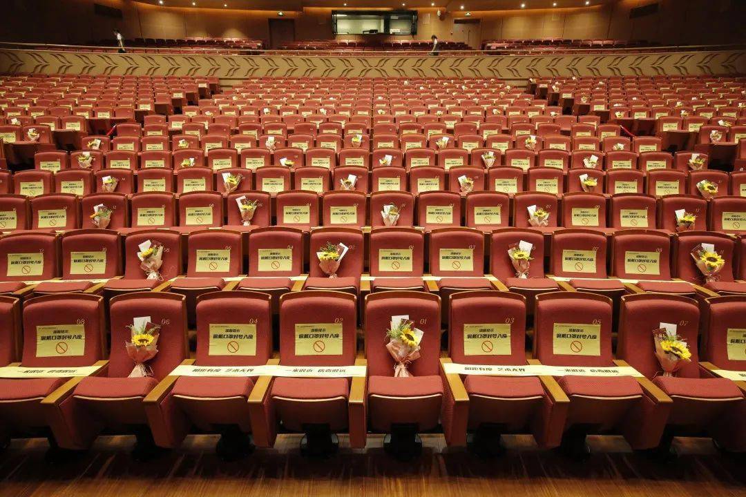 完美回归不负等待重启2020唐山大剧院开幕演出季震撼首演