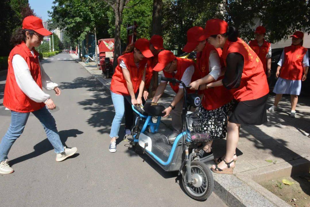 工作动态市纪委监委开展社会公德活动