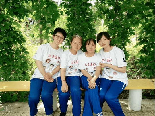 会宁一中身残志坚的女孩陈巧玲