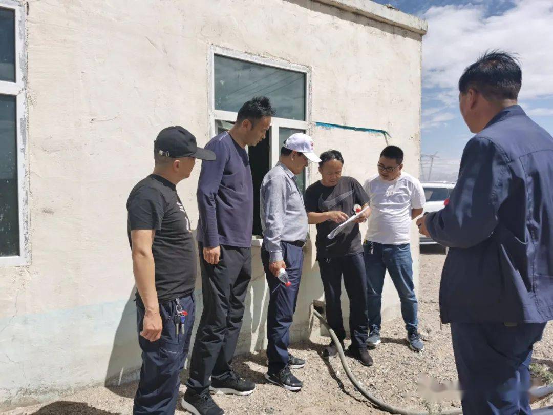 马永安同志率队先后来到梭梭林自然保护区和诺蓝杞生物科技开发有限