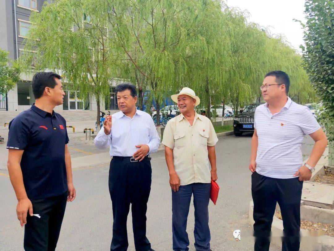 燕胜三参加人大代表集中接待选民活动