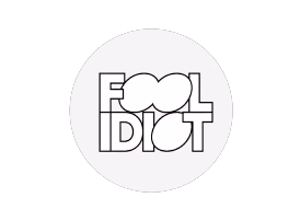 四 人站在一起颇有  beyond乐队当年的青春风范~  傻子与白痴乐队这张